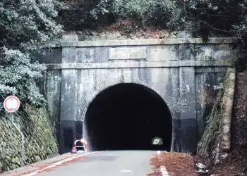 本坂隧道