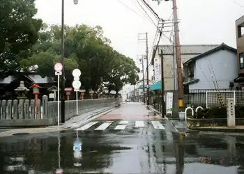 竹内街道　金岡神社と街道碑