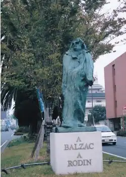 バルザックの像