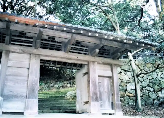 浜田県庁の門