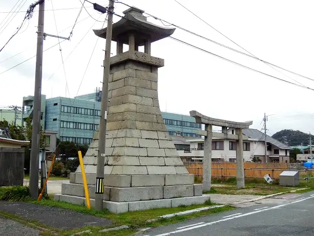 住吉神社の石造り灯台