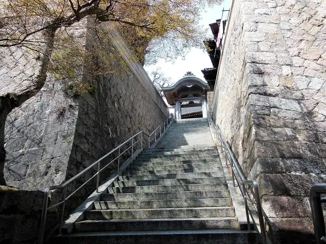 弘願寺の石段