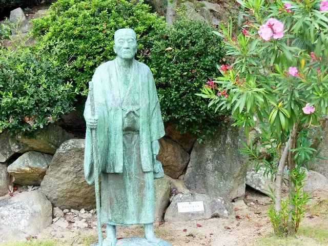 田能村 竹田の像