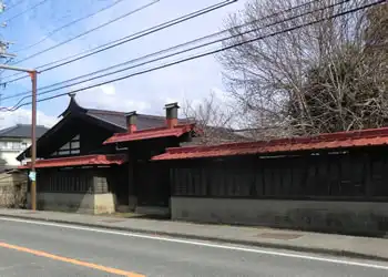 赤屋根の旧家